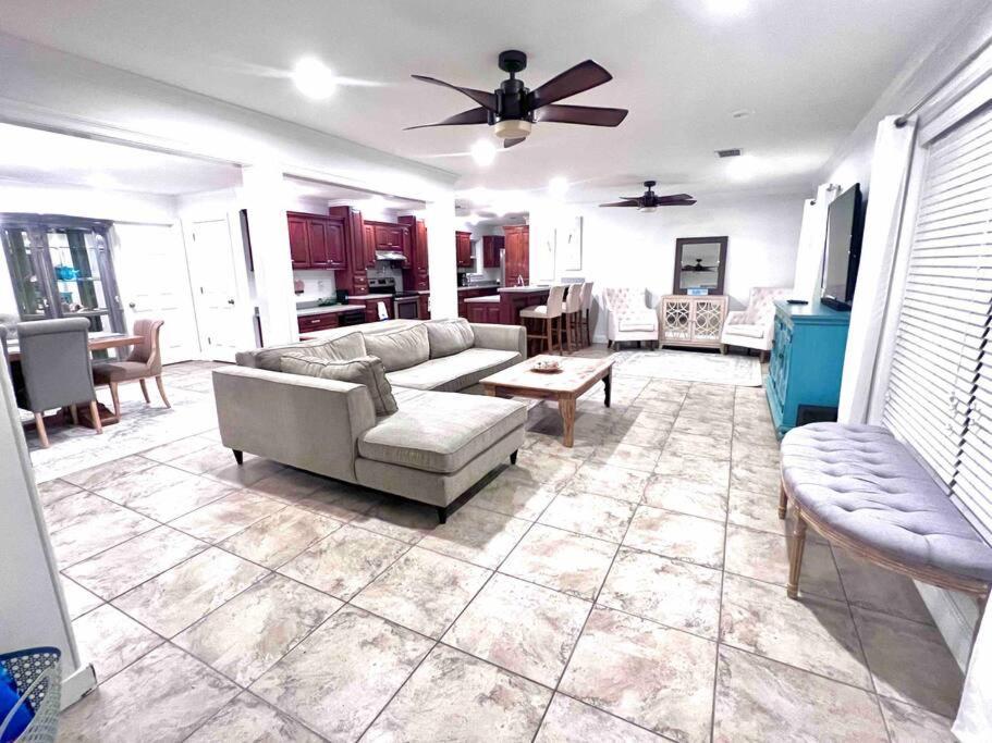 4/3 Home Centrally Located, Beach, Casino, Airport, Dining, Golfing, Shopping, Entertainment Gulfport Exteriör bild