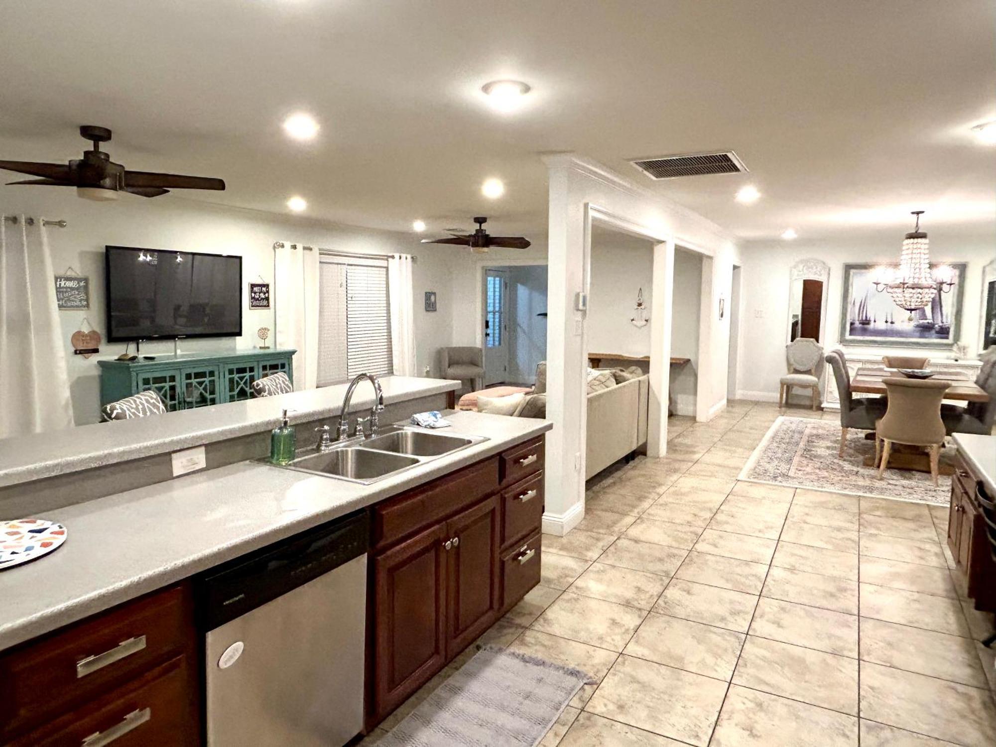 4/3 Home Centrally Located, Beach, Casino, Airport, Dining, Golfing, Shopping, Entertainment Gulfport Exteriör bild
